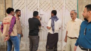 اخبار عدن – إغلاق (17) مرفق صحي غير ملتزم في مديرية المنصورة بعدن