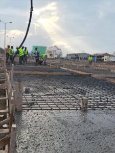اخبار عدن – الإنجاز بلغ 80%.. شركة الخضيري تقترب من إنهاء مشروع الطريق الخرسانية الداخلية