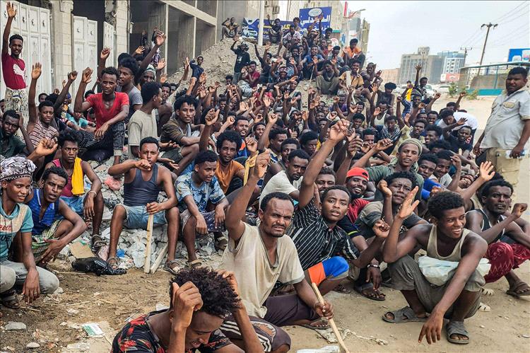 مواطنون يطالبون السلطة المحلية بالتدخل لمعالجة تزايد وجود الأفارقة في منطقة التسعين بعدن