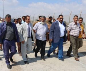 اخبار عدن – المدير السنة لشركة النفط في عدن يقوم بجولة تفقدية في منشأة البريقة ويقدم الدعم لـ