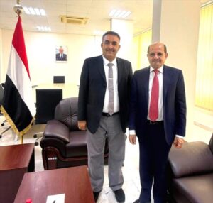اخبار عدن – وزير الخارجية يجتمع بوكيل محافظة أبين في عدن لمناقشة الهجرة غير القانونية والظروف الراهنة