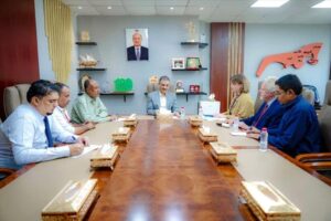 اخبار عدن – وزير الدولة ومحافظ عدن يناقش مع وفد حكومي هولندي طرق تطوير مؤسسة المياه في عدن