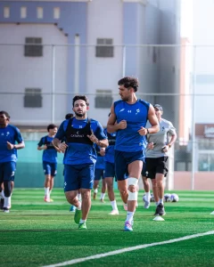 الدوري السعودي: الهلال يسعى لمنافسة النصر عبر بوابة الفتح