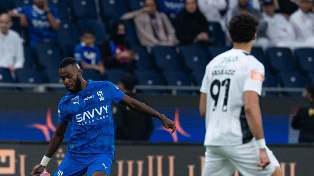 الهلال يختبر اللاعبين قبل مباراة الفتح.