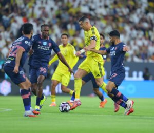 تعليقات فكاهية من نجمي الهلال والأهلي حول ركلة جزاء النصر – كورة بريك
