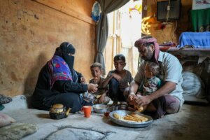 أزمة الغذاء في اليمن تتخطى ‘سلة الغذاء’: ارتفاع الأسعار لا يمنع تفاقم الفقر مع تراجع التمويل وصعوبة الوصول الإنساني – شاشوف