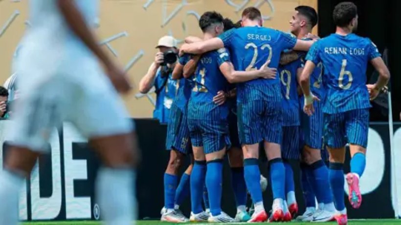 أسطورة الهلال ينصح الإدارة برحيل ثنائي أجنبي