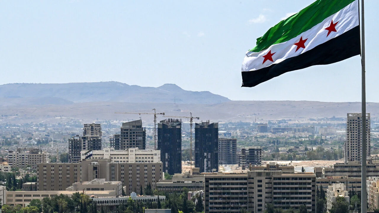إلغاء عقوبات قانون ‘قيصر’ الأمريكي: ما هي تداعياته على الاقتصاد السوري؟ – شاشوف