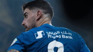 إنيوزر ويوفنيوزوس يتصارعان مع مانشستر يونايتد وريال مدريد لضم نجم الهلال السعودي