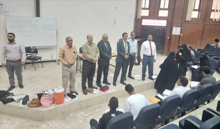 كلية الحقوق بجامعة عدن تدشن امتحانات الفصل الأول