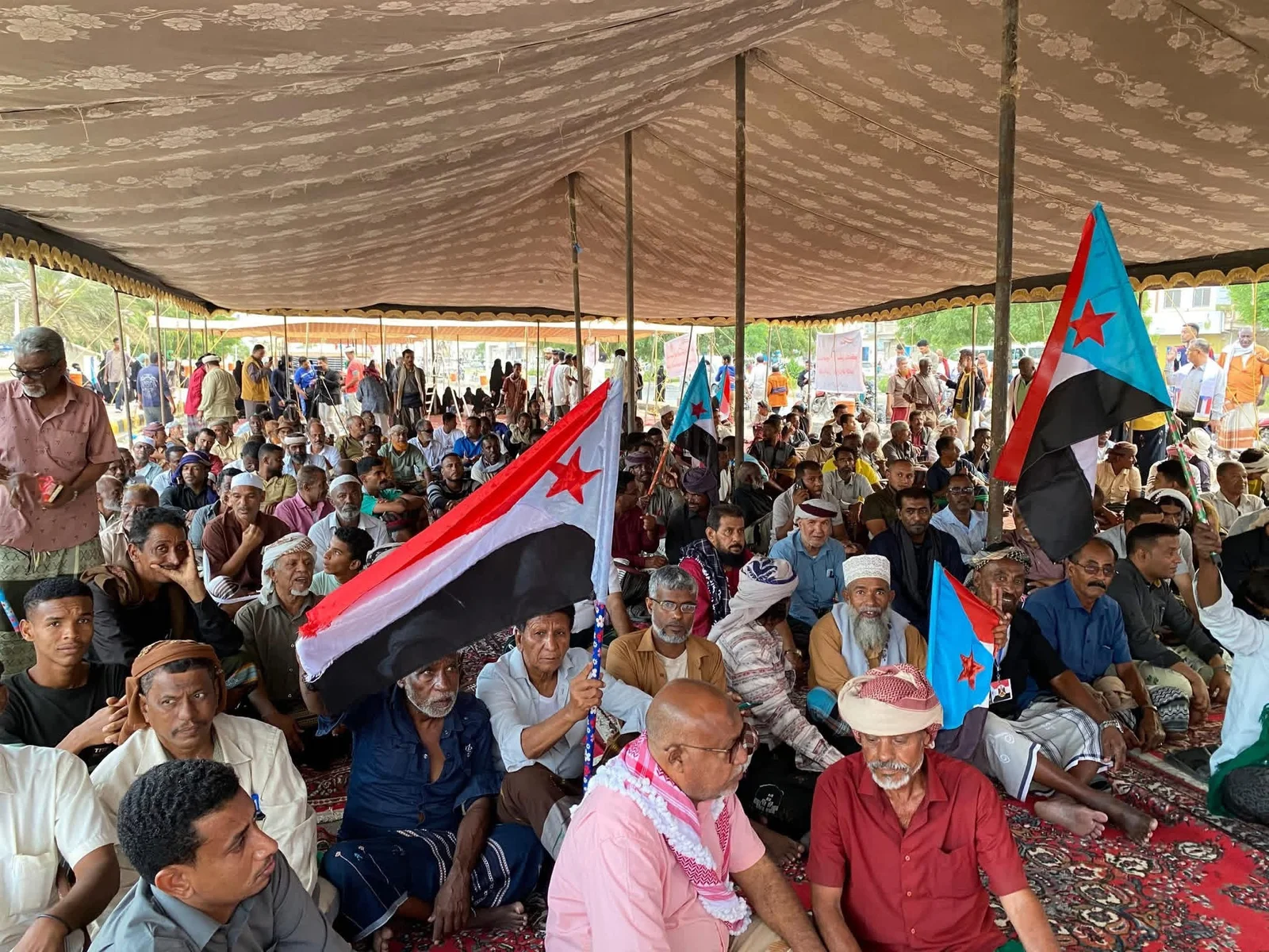 الغارديان: هيمنة القوات المدعومة من الإمارات على جنوب اليمن تهيئ الظروف لاحتمالية ‘الدولة الجنوبية’ – شاشوف