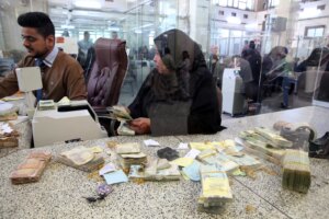 تقرير عالمي: الأزمات الاقتصادية في حكومة عدن تؤثر سلبًا على الإصلاحات – شاشوف