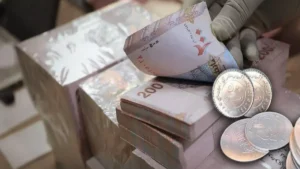 عاجل: انخفاض حاد في أسعار الصرف في اليمن اليوم… الفارق يبلغ 1100 ريال بين صنعاء وعدن!