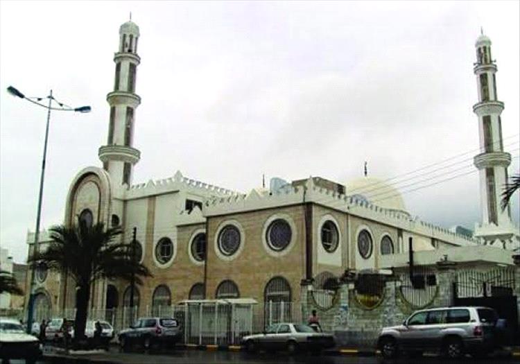 خطباء صلاة الجمعة يشددون على ضرورة الاصطفاف إلى جانب مؤسسات الدولة ودعم الجيش والأمن