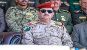 اخبار عدن – مطار عدن الدولي يرد على شائعات حول محاولة نجل وزير الدفاع تهريب أموال كبيرة عبر المطار.