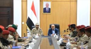 اخبار وردت الآن – محافظ حضرموت يشدد على ضرورة التنسيق وتعزيز الانضباط العسكري في المحافظة