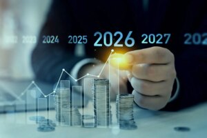 اقتصاد العالم في 2023: انخفاض الفوائد وزيادة الديون مع نهج حذر في قرارات البنوك والمستثمرين – بقلم شاشوف