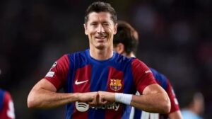 الهلال يبدأ محادثات مع برشلونة للتعاقد مع ليفاندوفسكي.