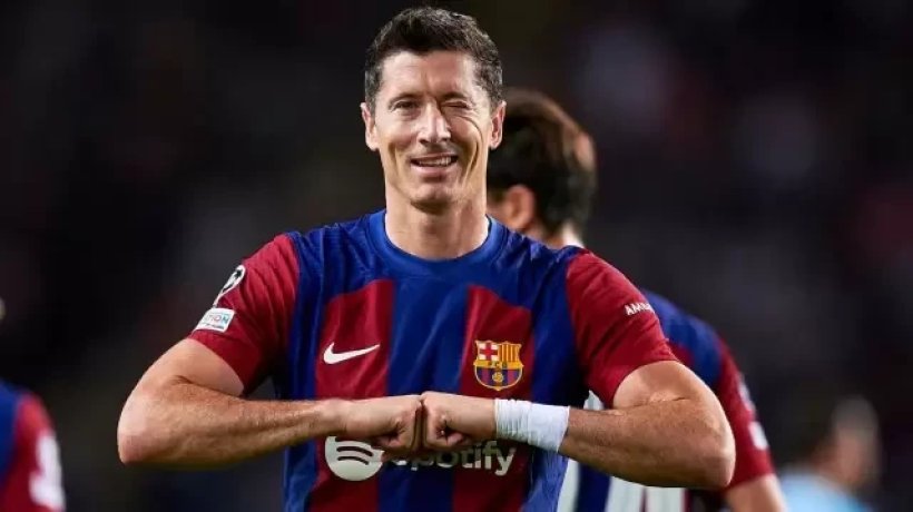 الهلال يفتح خط التفاوض مع برشلونة لخطف ليفاندوفسكي