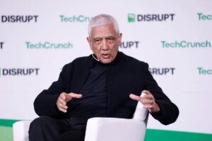 فينود خوسلا يتبرأ علنًا من تعليقات كيث رابويز حول إطلاق النار من قبل قوات الهجرة والجمارك
