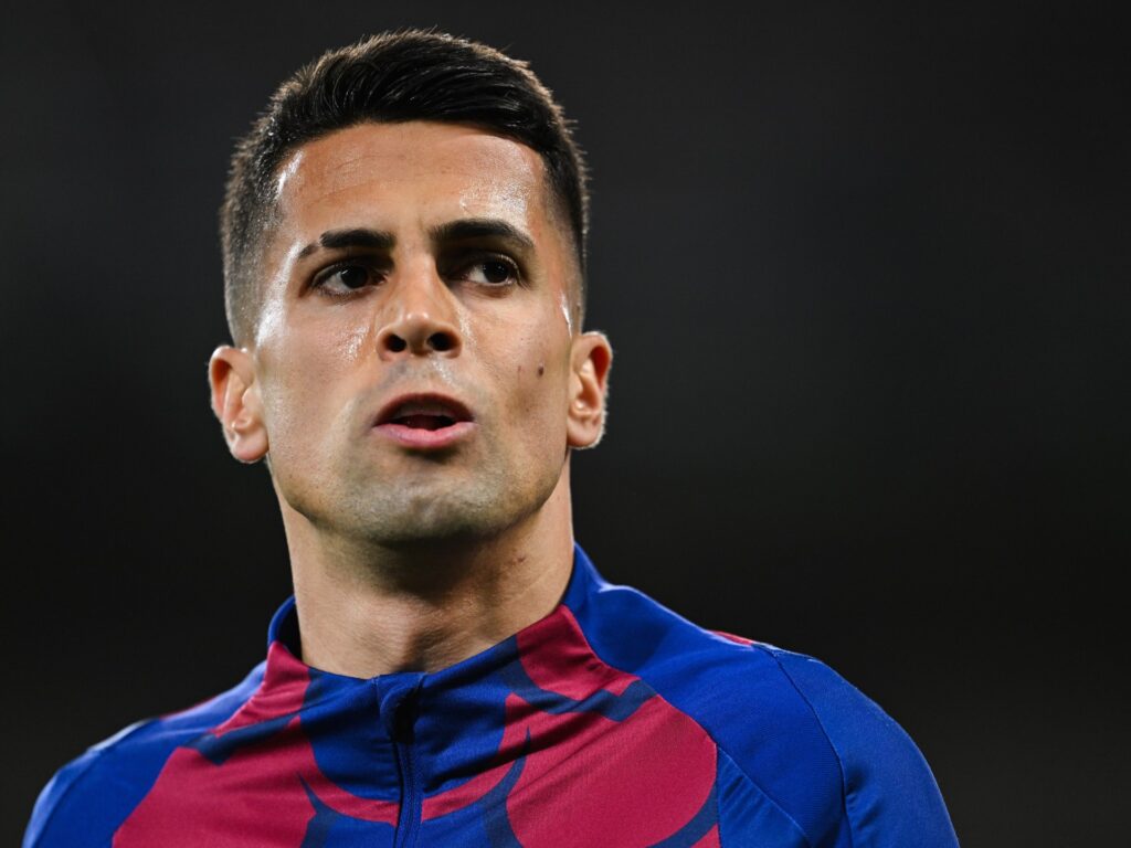 كانسيلو لاعب الهلال السعودي يعود إلى برشلونة