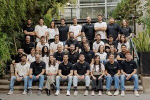كونفيرج بيو تجمع 25 مليون دولار بدعم من بيسمر ومديرين تنفيذيين من ميتا وآوبن إيه آي وزيز
