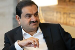 أداني تعهد باستثمار 100 مليار دولار لبناء مراكز بيانات للذكاء الاصطناعي مع سعي الهند لتعزيز دورها في سباق الذكاء الاصطناعي العالمي