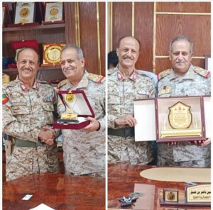 اخبار عدن – الأكاديمية العسكرية العليا تكرم العميد الركن عبدالله زيد الأحمدي بجائزة التفوق