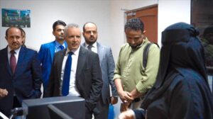 اخبار عدن – وزير الشؤون الاجتماعية والعمل يزور مواقع العمل ويترأس اجتماعًا لبحث الأولويات