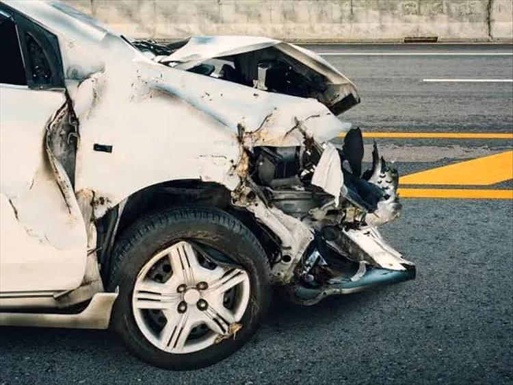 8 حوادث مرورية خلال يوم واحد تسفر عن 11 إصابة وخسائر تتجاوز مليون و700 ألف ريال