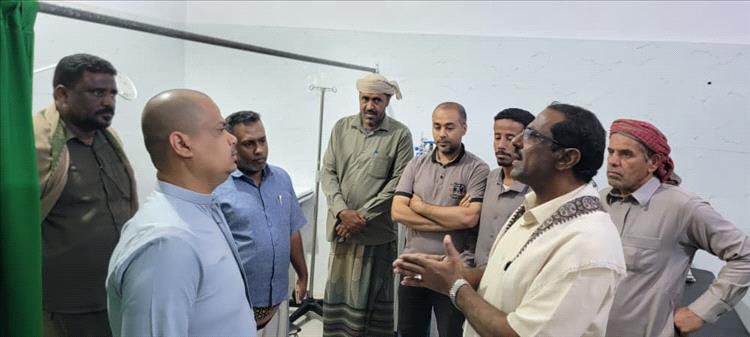 وفد مؤسستي صلة وحضرموت تنمية بشرية في زيارة لمديرية رخية لترتيب مشروع مساق الدبلوم التقني تخصص قابلات مجتمع بالمديرية