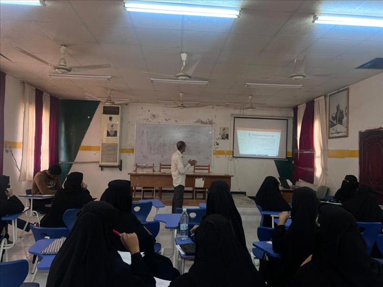 كلية صبر للعلوم التطبيقية والانسانية بجامعة لحج تنظم دورة تدريبية حول المسؤولية المجتمعية والعمل التطوعي
