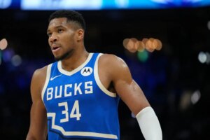 النجم NBA يانيس أنتيتوكونمبوا ينضم إلى كالشِي كمستثمر