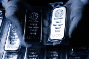 بعد استثمارات جلبت له مليارات.. صيني يتوقع تراجع أسعار الفضة – شاشوف