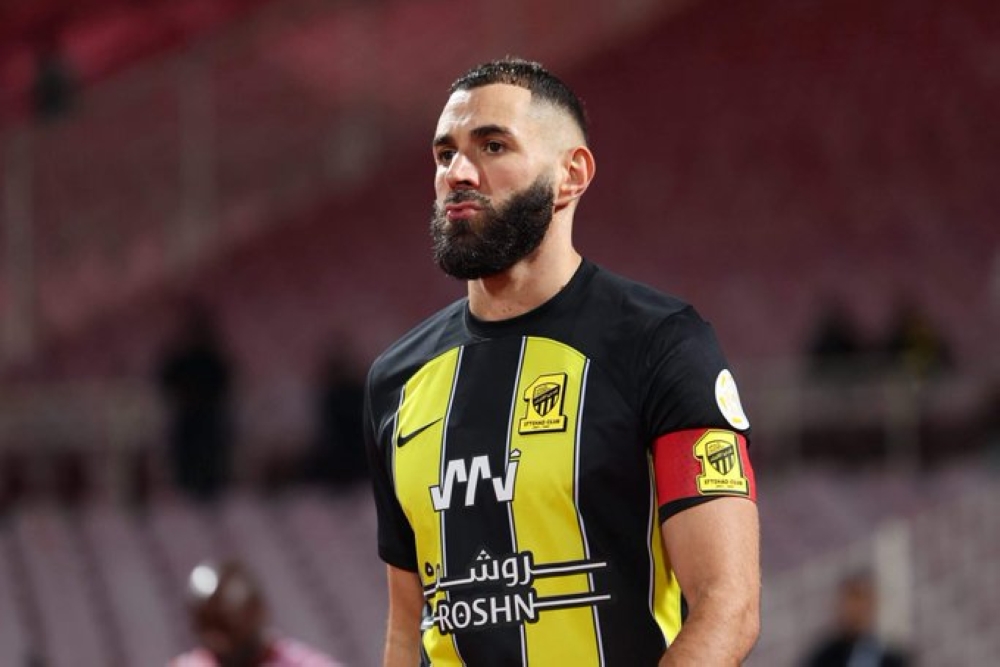 تسريبات اتحادية تكشف عن المبلغ الحقيقي الذي دفعه الهلال لاتمام صفقة انتقال بنزيما