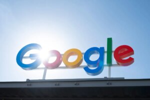 جوجل أرسلت معلومات شخصية ومالية للصحفي الطلابي إلى ICE