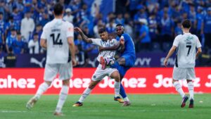 فيديو: وليد الفراج يسخر من مشجع الشباب بسبب الهلال والنصر | كووورة