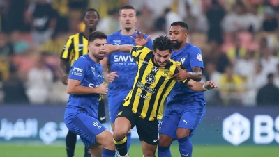 قبل قمة الهلال والاتحاد.. من يتفوق في كلاسيكو المملكة أرينا؟