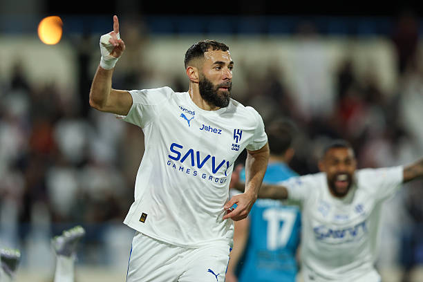 «قوانين بطولة أبطال آسيا تمنع الهلال من مشاركة بنزيما ضد شباب الأهلي»