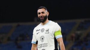 كريم بنزيما: مصير بنزيما بين الاتحاد والهلال وسيشهد الساعات المقبلة قرارات حاسمة.