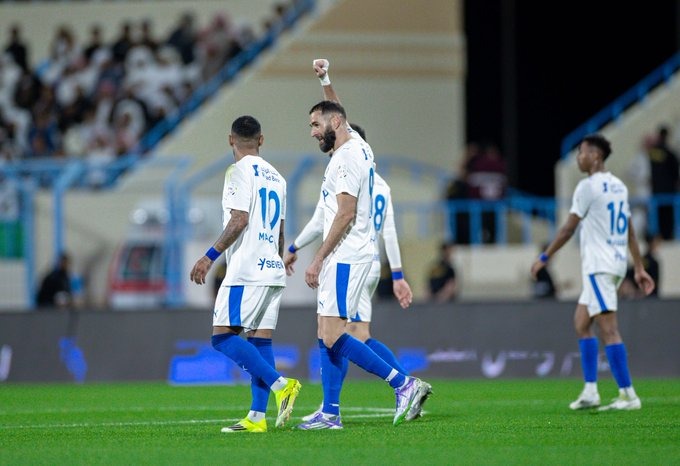 بصمة "فرنسية" وسداسية تاريخية.. الهلال يكتسح الأخدود