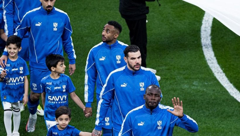 تضاؤل فرص مشاركة ناصر الدوسري في كلاسيكو الهلال والأهلي