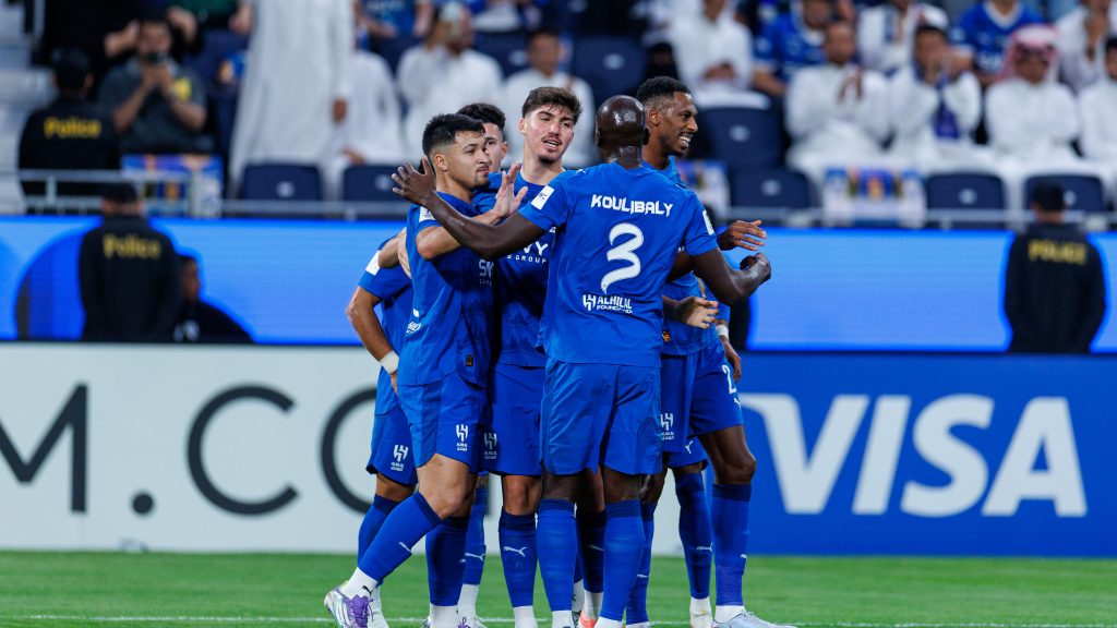 نجم الهلال يغادر إلى فرنسا فوراً بعد تعرضه لإصابة تستدعي تدخلًا جراحيًا
