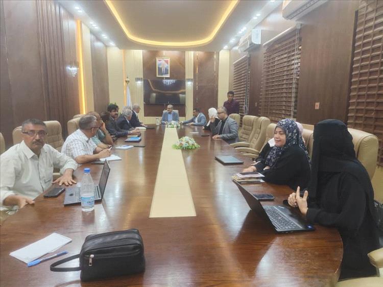 اجتماع موسع بعدن يناقش التحديات الوبائية وتعزيز برامج التحصين