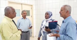 اخبار عدن – فريق من وزارة الرعاية الطبية ومكتب الرعاية الطبية في عدن يقومان بزيارة ميدانية إلى مركز علاج السرطان