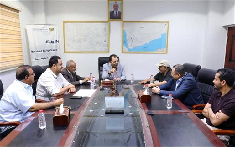 وزير الكهرباء يؤكد تسريع الحلول الفنية لمعالجة اختناقات الشبكة الكهربائية
