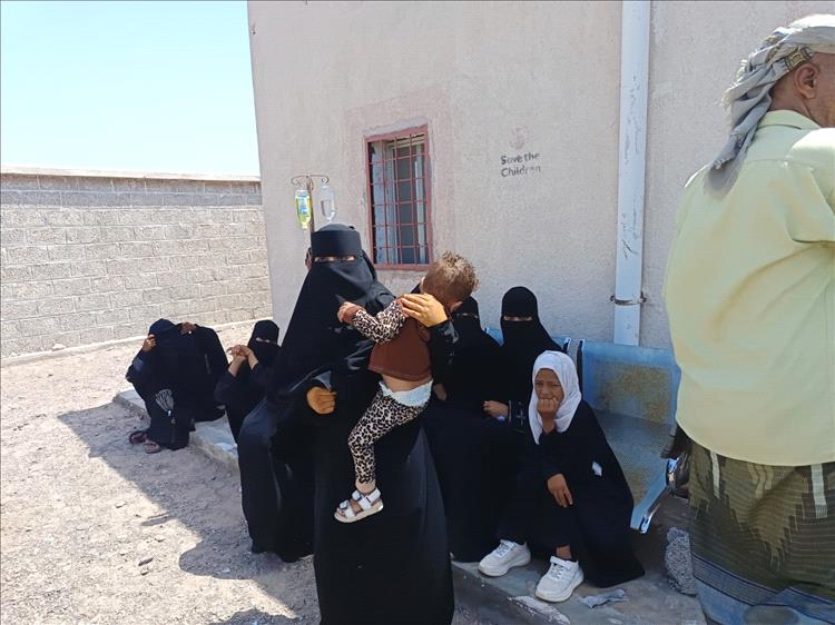 لحج..وباء الحميات يفتك بأهالي خور عميرة في ظل تزايد أعداد المصابين إلى 600 حالة