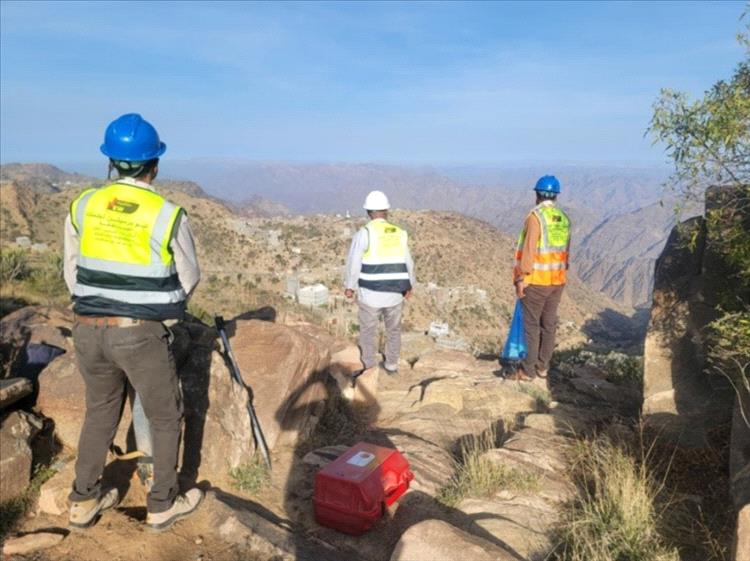 يافع.. منظمة اليونبس UNOPS تدشّن مشروع محطة طاقة شمسية وخطوط نقل بجهد 33 ك.ف