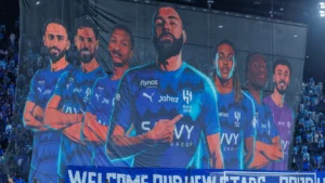 مدافع نادي لانس الفرنسي على قائمة اهتمامات الهلال السعودي