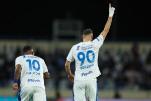 أرقام القمصان غير التقليدية: سبب اختيار كريم بنزيما للرقم 90 في الهلال؟ – 365Scores